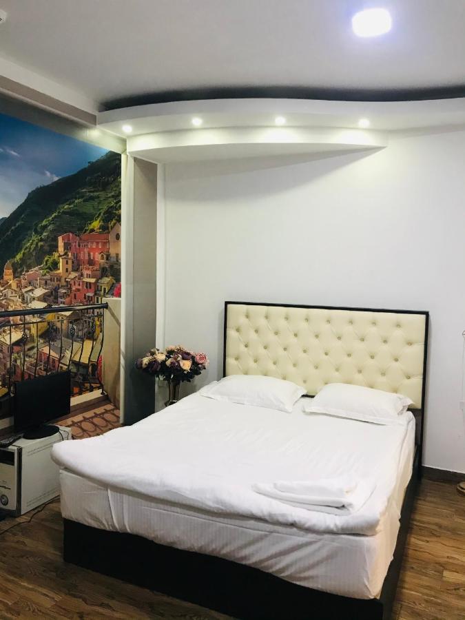 Studio Apartment Near Republic Square Ereván Exterior foto